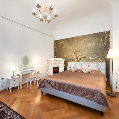 Codelli Deluxe Fresco City Centre App With Balcony Любляна Экстерьер фото